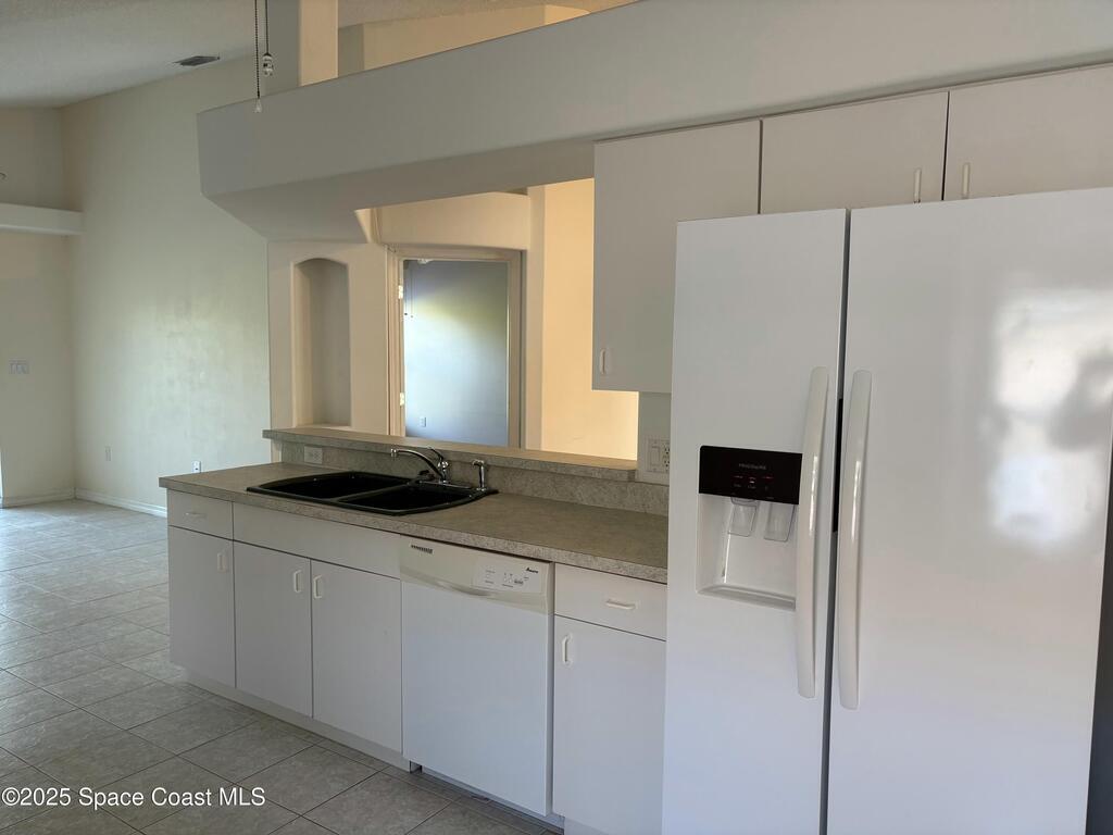 1080 Pine Creek Circle, Palm Bay, FL 32905