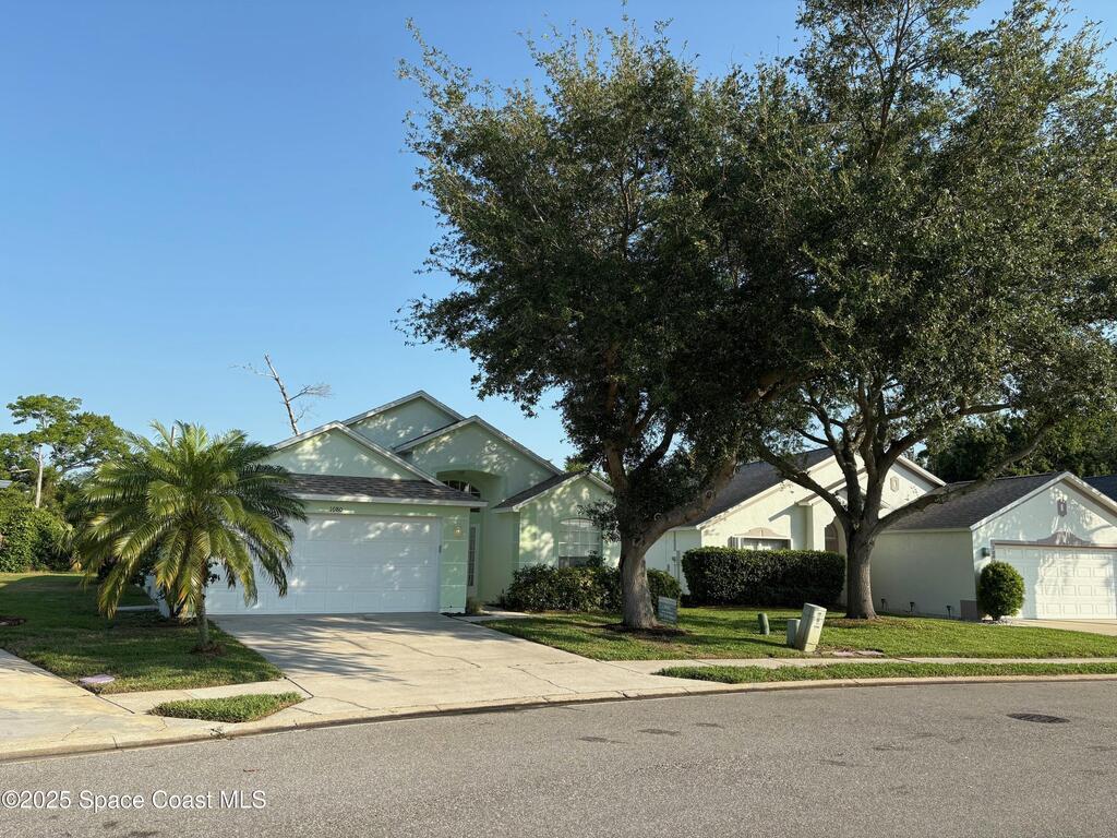 1080 Pine Creek Circle, Palm Bay, FL 32905