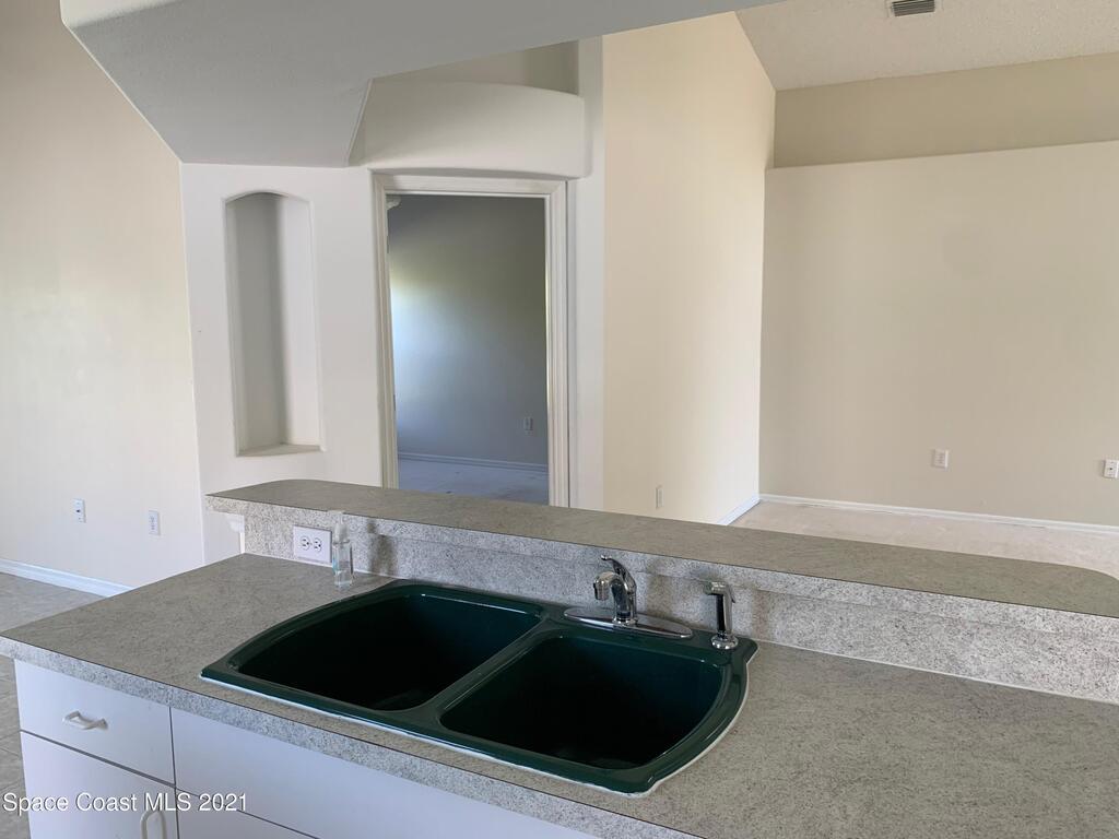 1080 Pine Creek Circle, Palm Bay, FL 32905