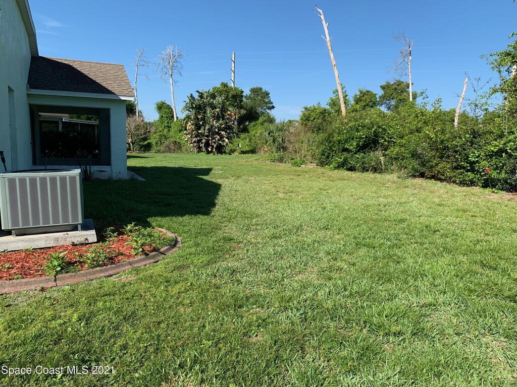 1080 Pine Creek Circle, Palm Bay, FL 32905