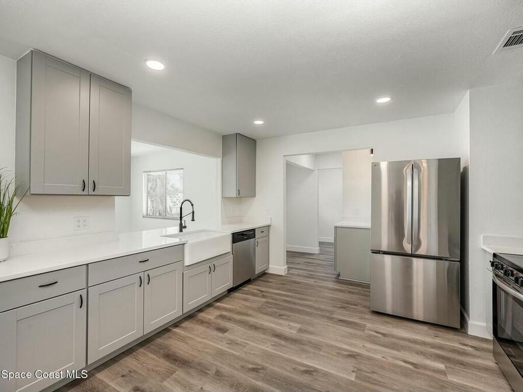 980 Hooper Avenue, Palm Bay, FL 32905