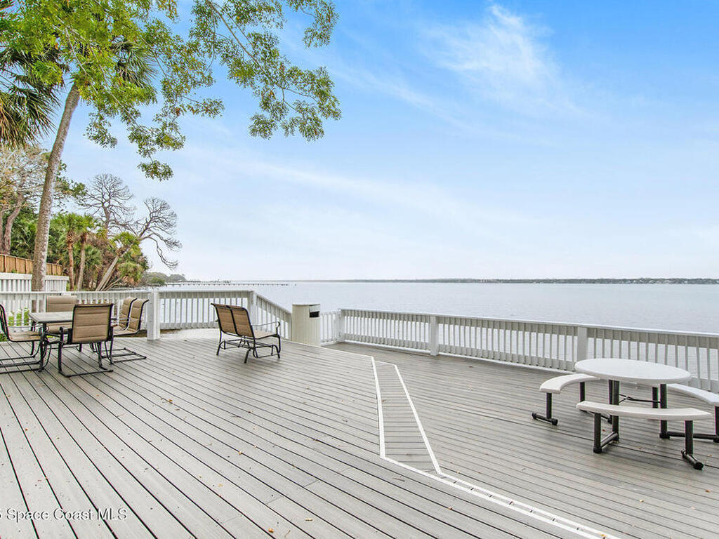 225 S Tropical Trail, Merritt Island, FL 32952