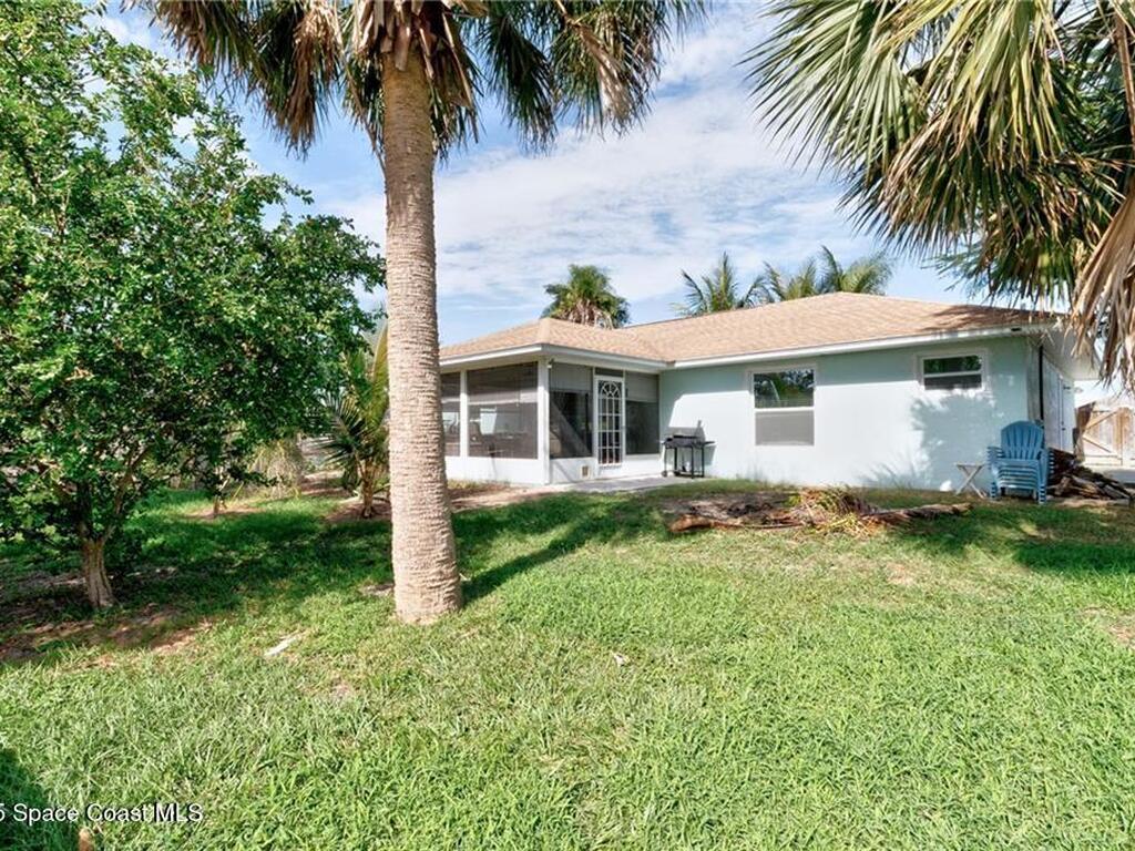 825 Grandin Avenue, Sebastian, FL 32958