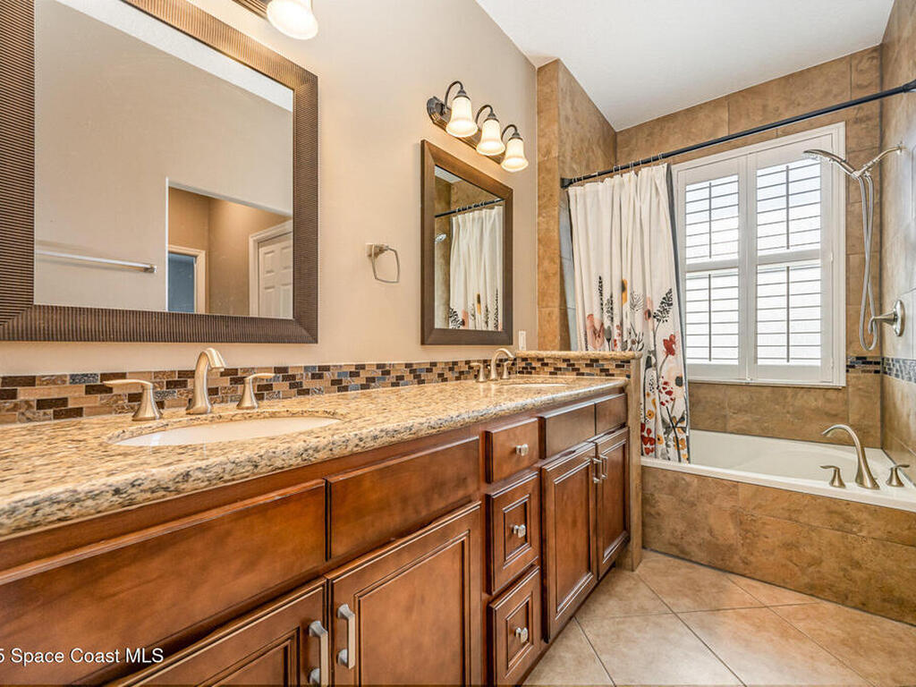 1534 Knoll Ridge Drive, Suntree, FL 32940