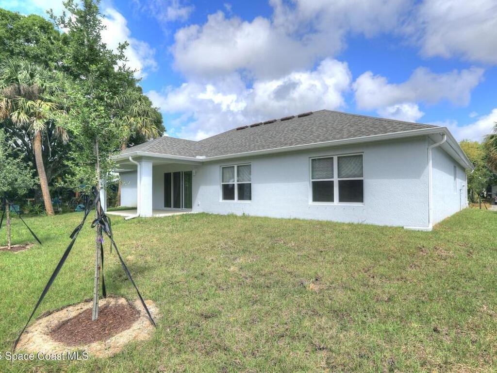 426 Lanfair Avenue, Sebastian, FL 32958