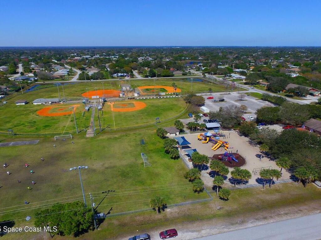 426 Lanfair Avenue, Sebastian, FL 32958