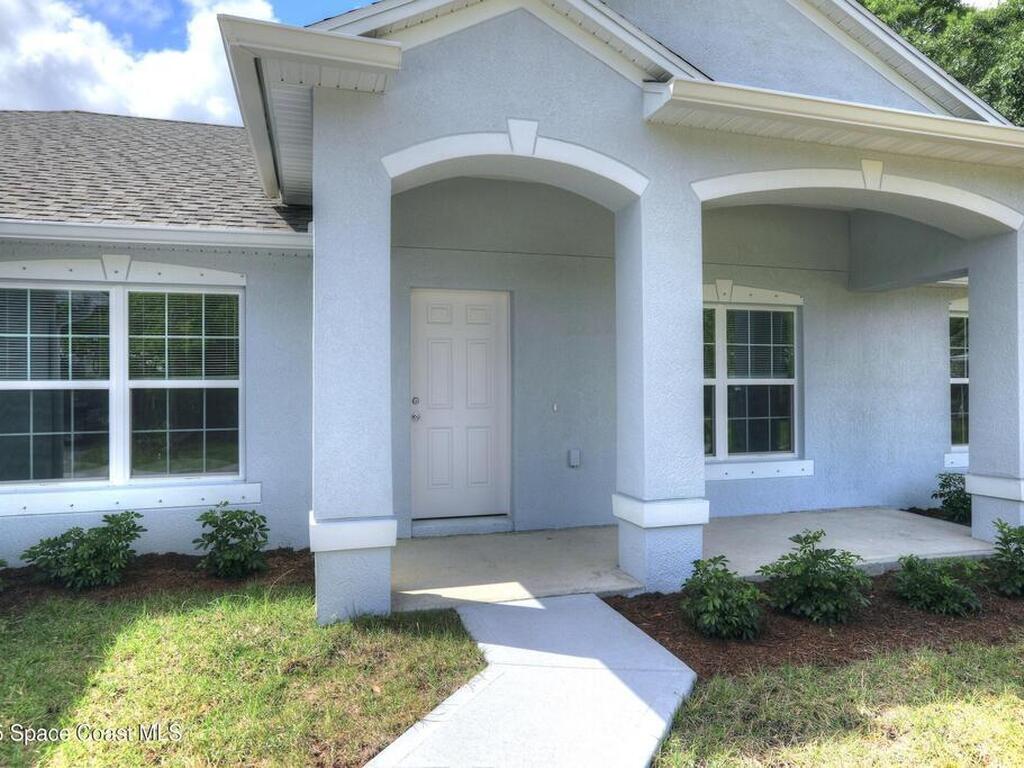 426 Lanfair Avenue, Sebastian, FL 32958