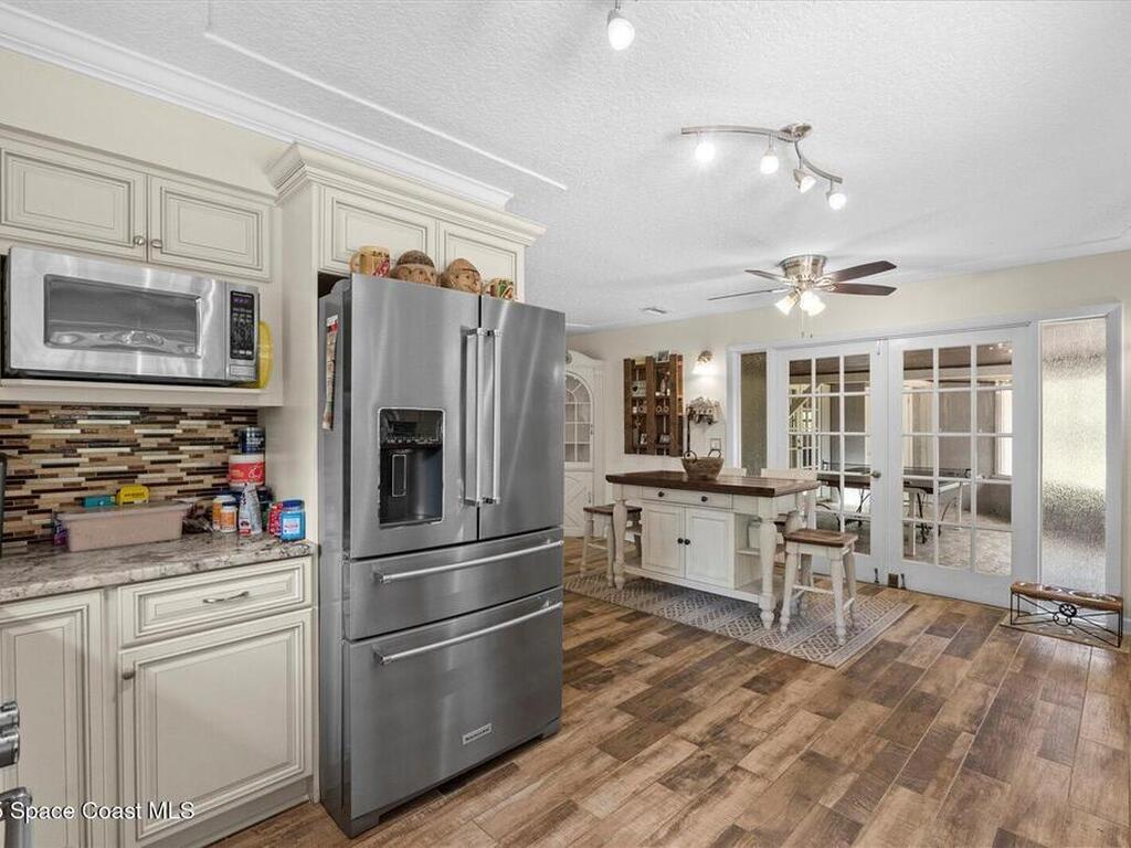 800 Hidden Oaks Lane, Oak Hill, FL 32759