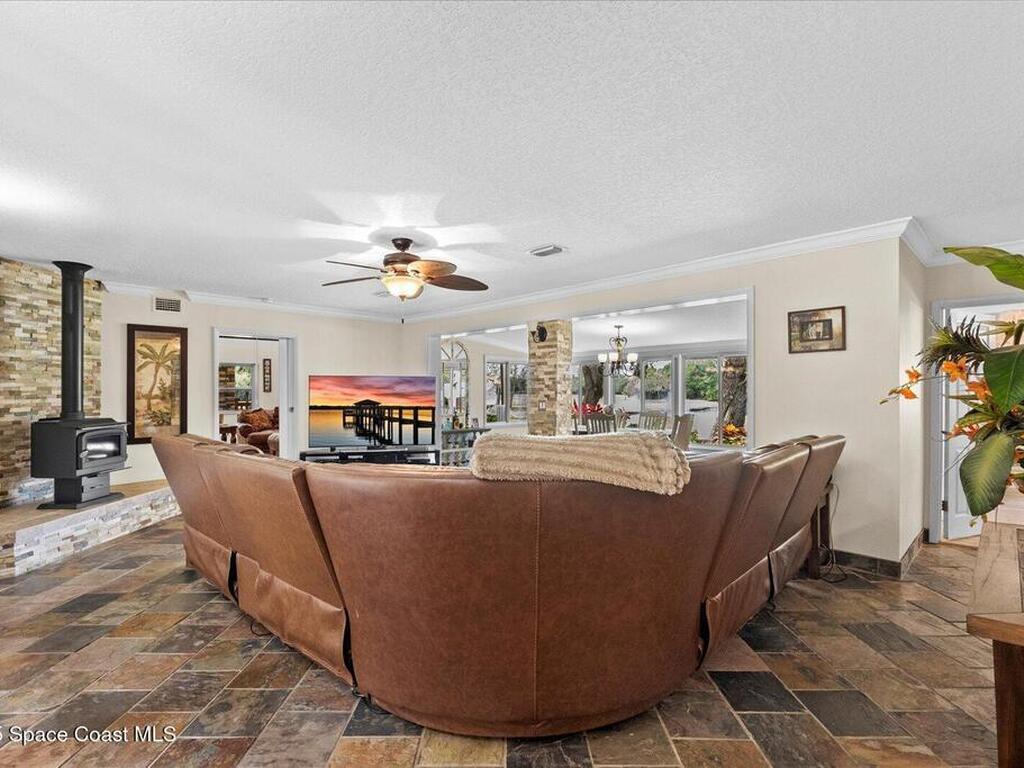800 Hidden Oaks Lane, Oak Hill, FL 32759