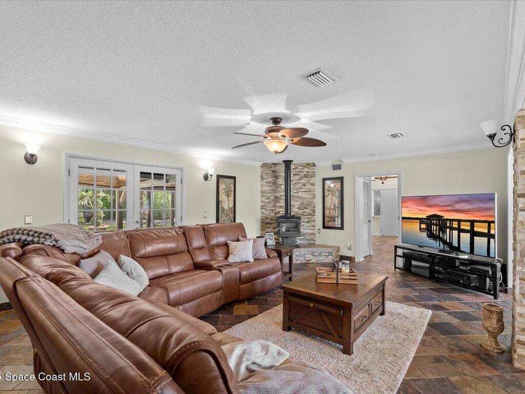 800 Hidden Oaks Lane, Oak Hill, FL 32759