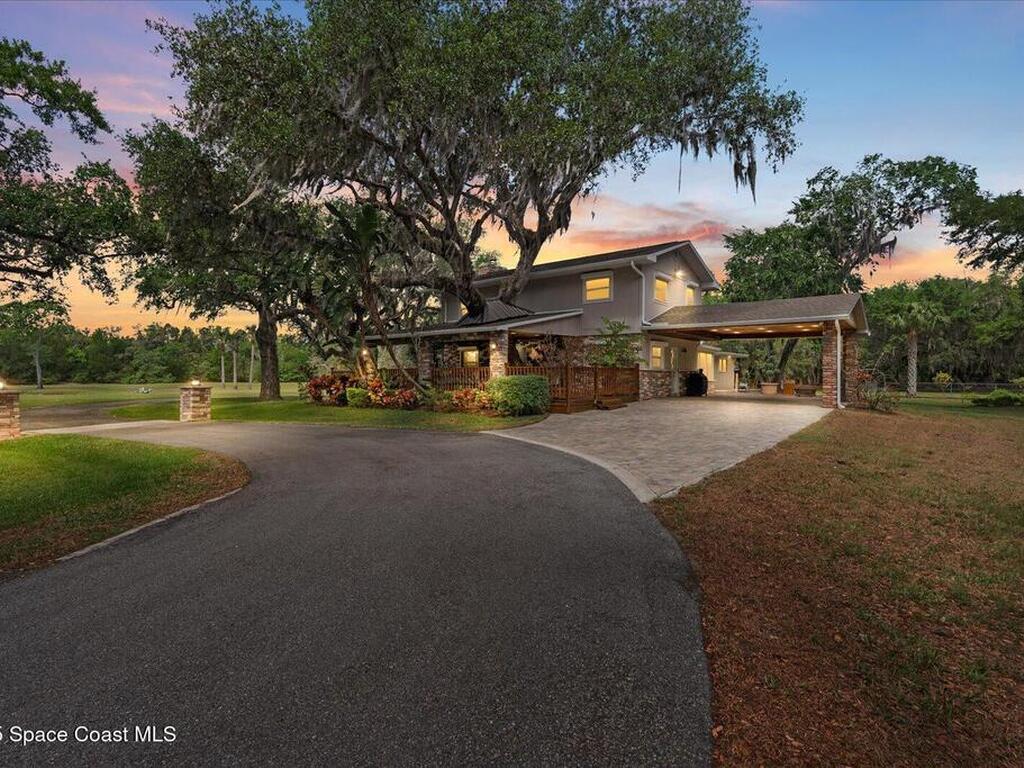 800 Hidden Oaks Lane, Oak Hill, FL 32759