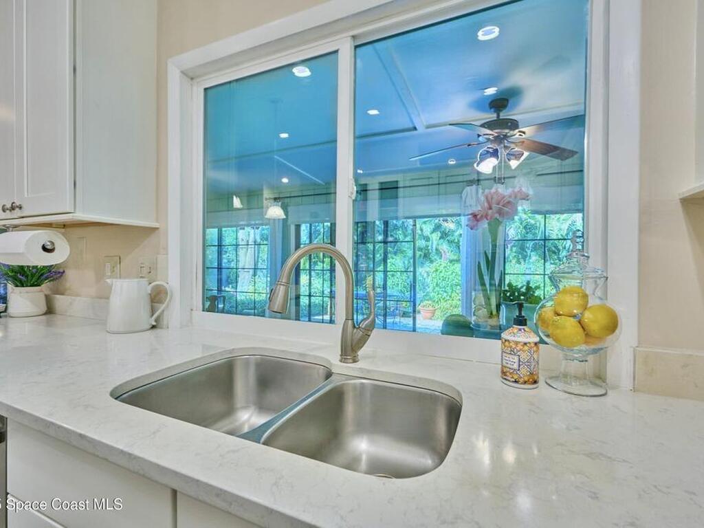 527 10th Court, Vero Beach, FL 32962