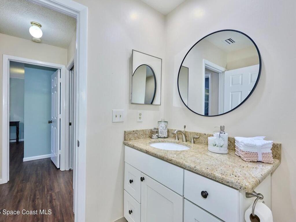527 10th Court, Vero Beach, FL 32962