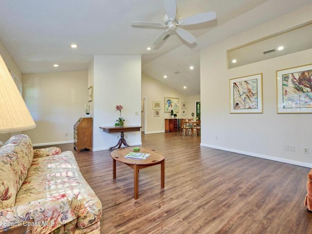 527 10th Court, Vero Beach, FL 32962