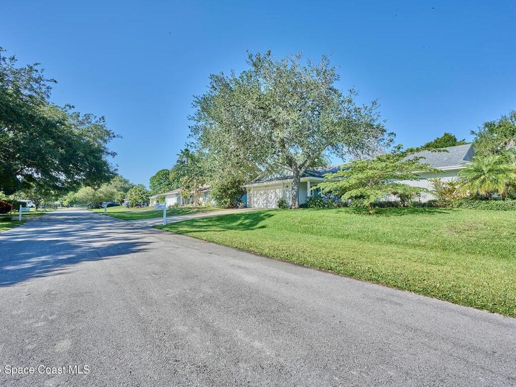 527 10th Court, Vero Beach, FL 32962