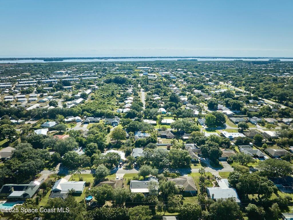 527 10th Court, Vero Beach, FL 32962