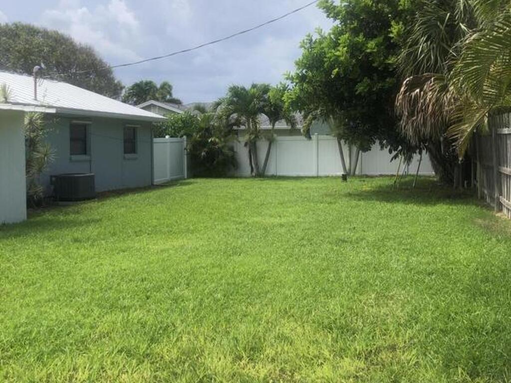 2046 Sea Avenue, Indialantic, FL 32903