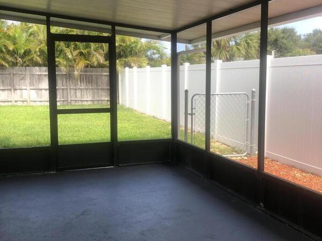 2046 Sea Avenue, Indialantic, FL 32903