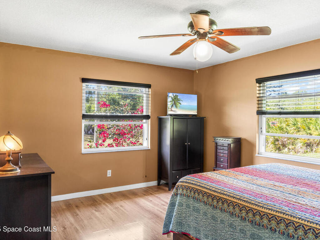 5895 Pine Sap Avenue, Grant, FL 32949