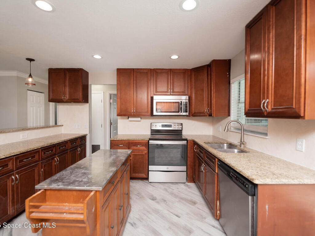 2121 Cindy Circle, Melbourne, FL 32935