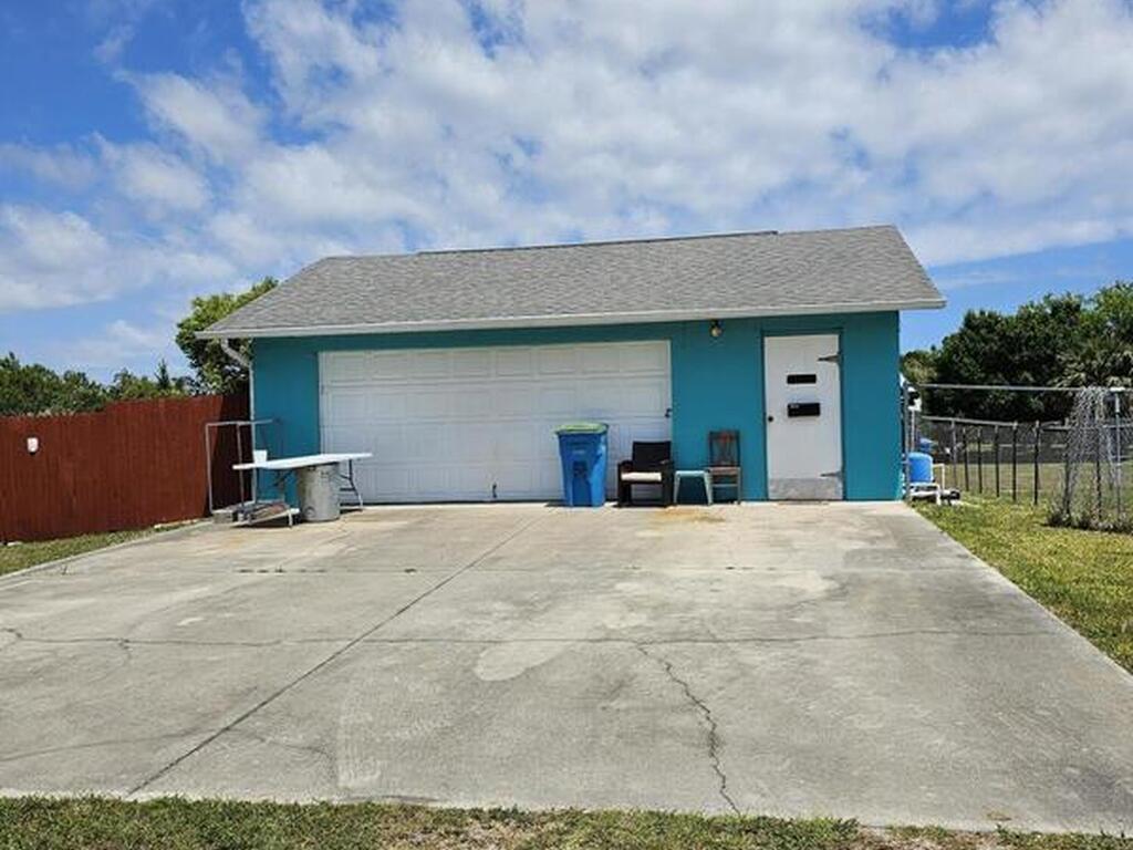 4720 Sand Point Road, Grant, FL 32949
