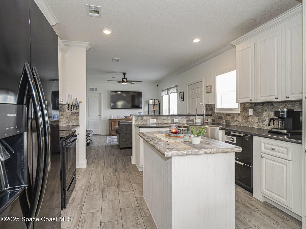 623 Hyacinth Circle, Barefoot Bay, FL 32976