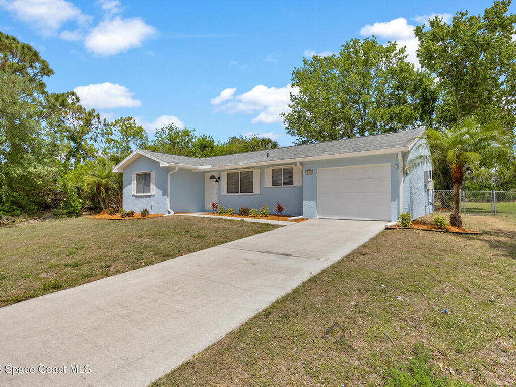 551 Evergreen Street, Palm Bay, FL 32907
