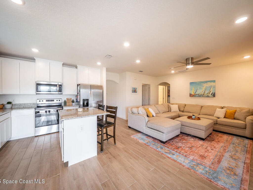 289 Wiregrass Avenue, West Melbourne, FL 32904