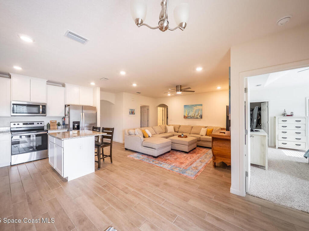 289 Wiregrass Avenue, West Melbourne, FL 32904