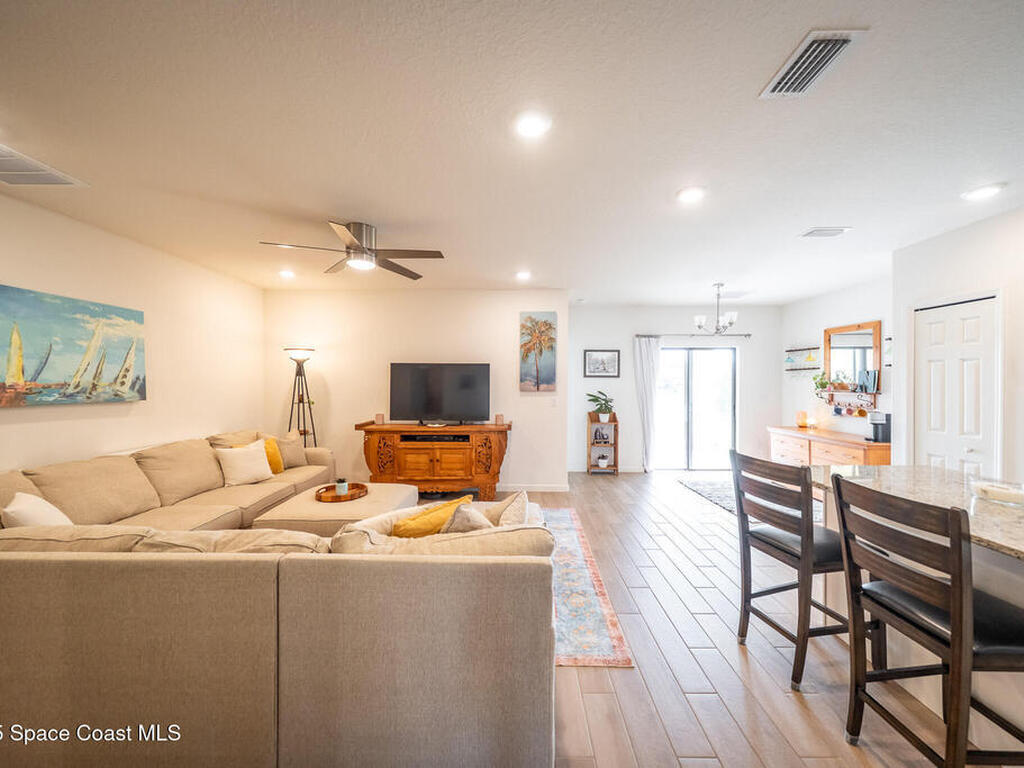 289 Wiregrass Avenue, West Melbourne, FL 32904