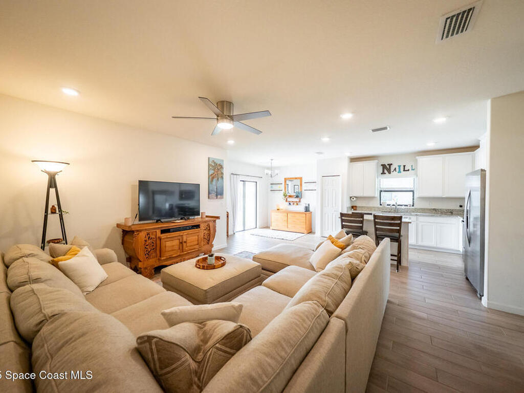 289 Wiregrass Avenue, West Melbourne, FL 32904
