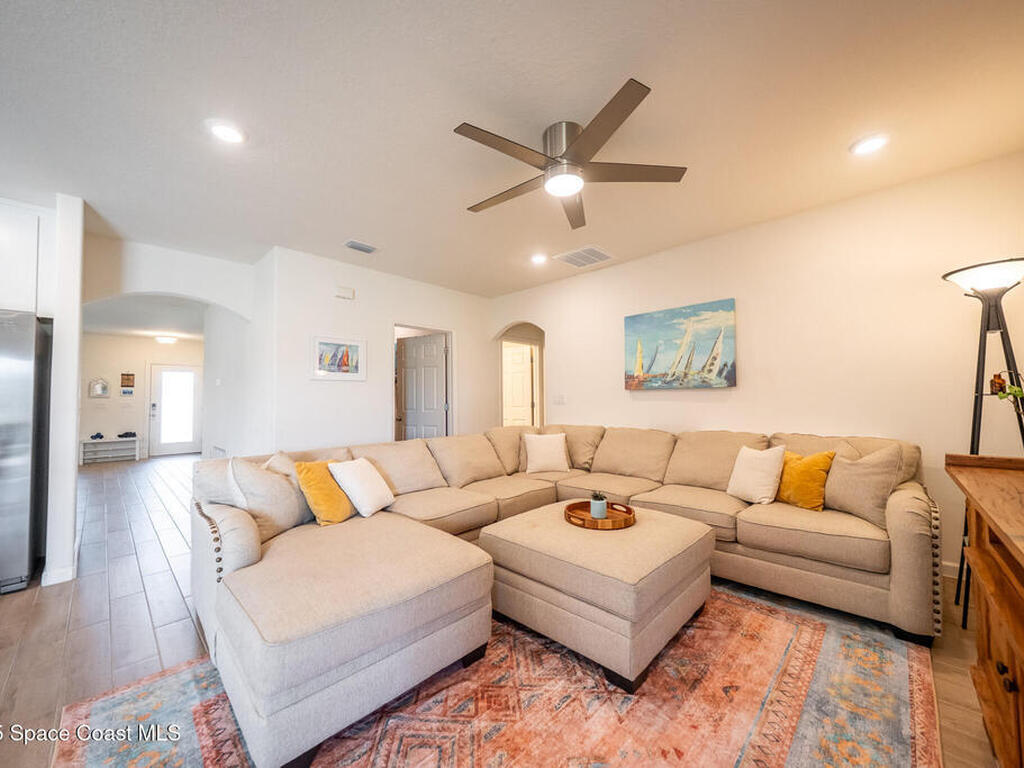 289 Wiregrass Avenue, West Melbourne, FL 32904