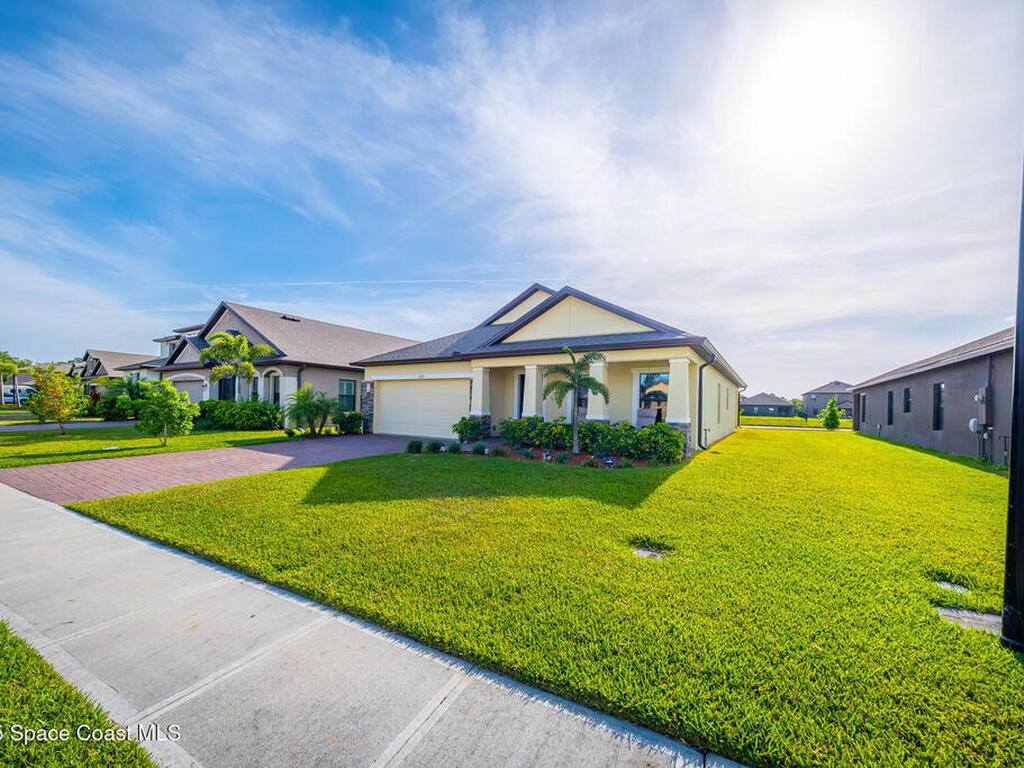 289 Wiregrass Avenue, West Melbourne, FL 32904