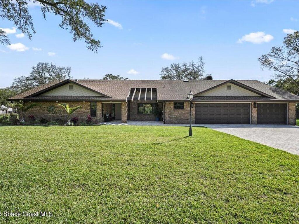 225 Campbell Drive, West Melbourne, FL 32904