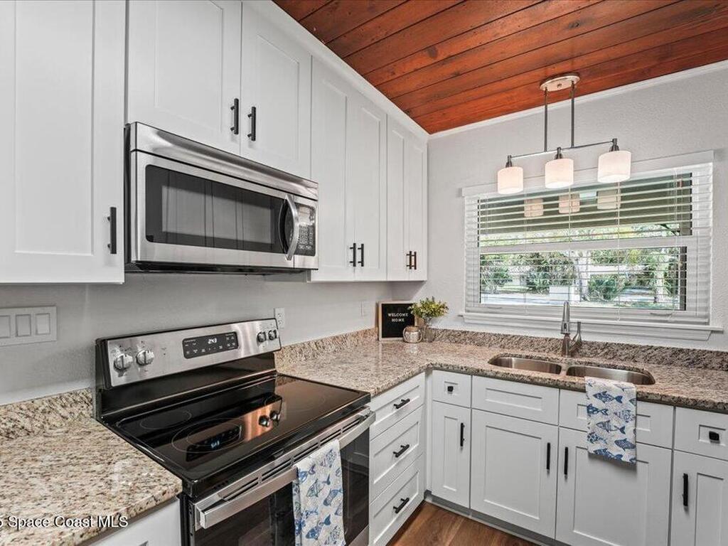 225 Campbell Drive, West Melbourne, FL 32904