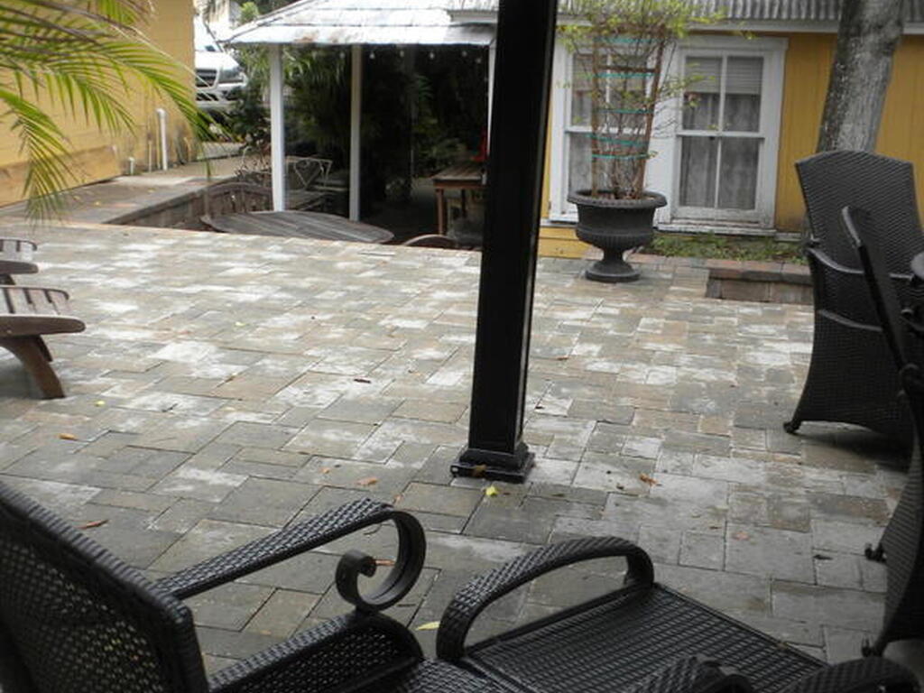 31 Barton Avenue, Rockledge, FL 32955