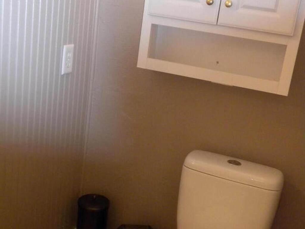31 Barton Avenue, Rockledge, FL 32955