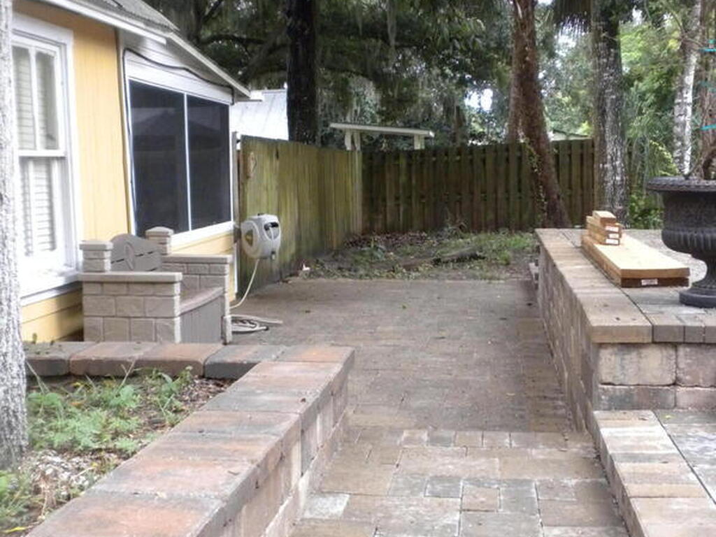 31 Barton Avenue, Rockledge, FL 32955