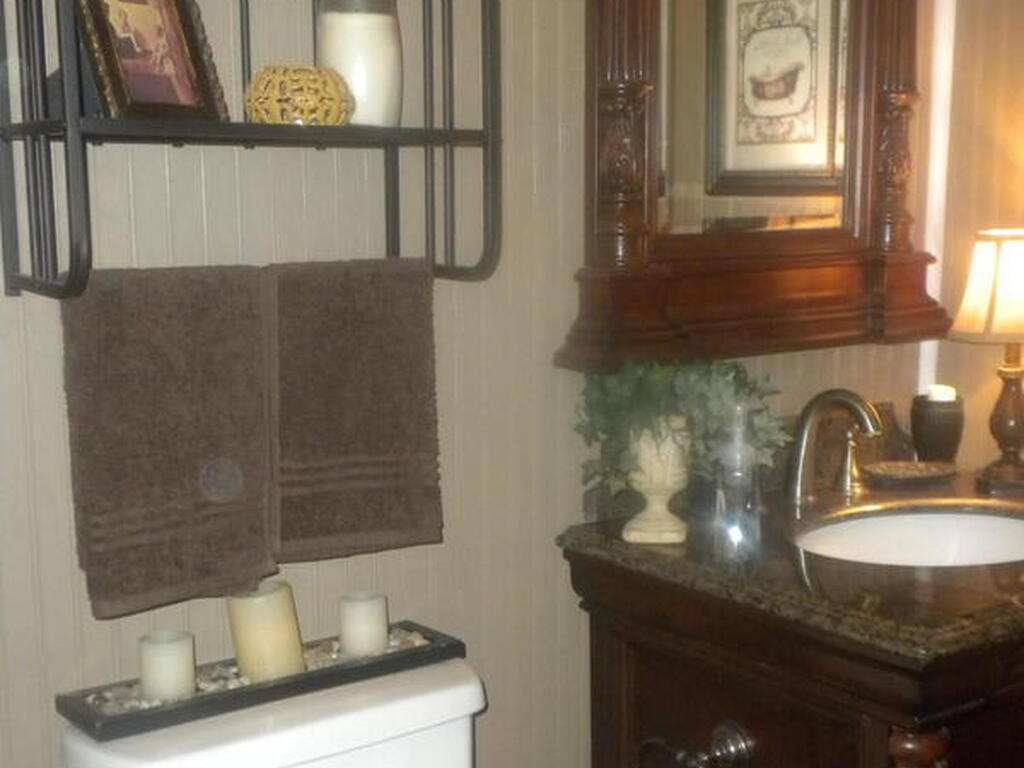 31 Barton Avenue, Rockledge, FL 32955
