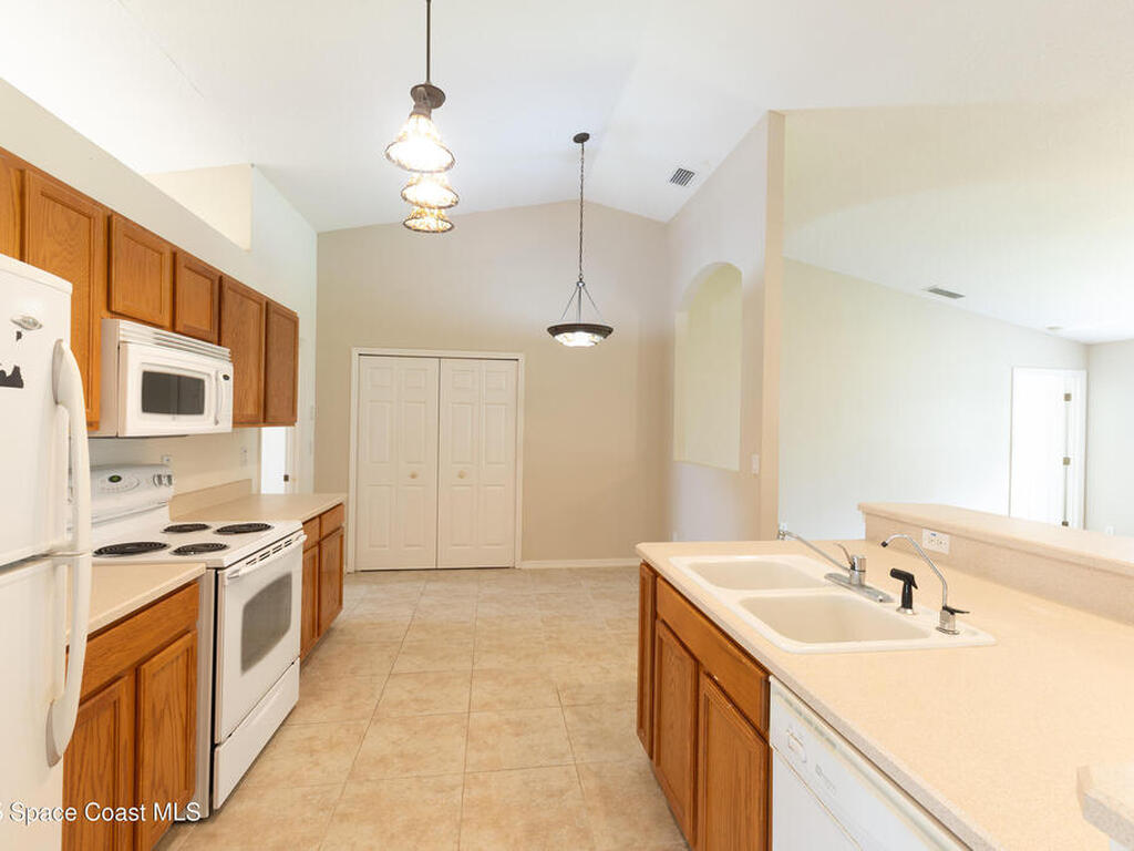 466 Olney Street, Palm Bay, FL 32908