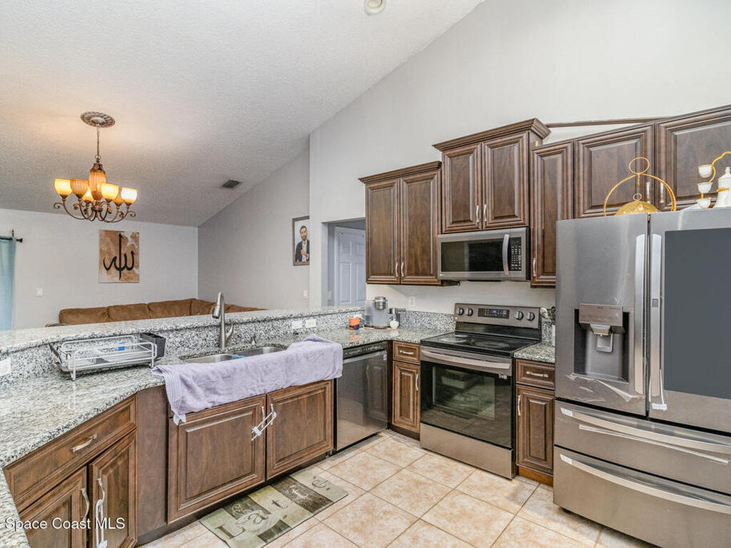 1043 Fairplay Avenue, Palm Bay, FL 32907