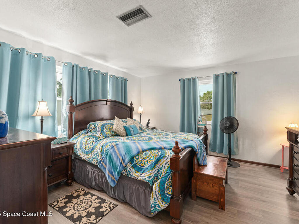 1328 Laurel Drive, Daytona Beach, FL 32117