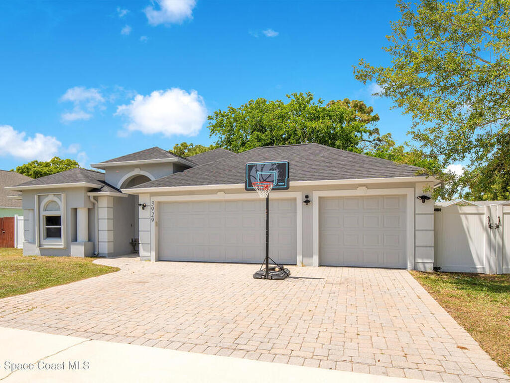3929 Rolling Hill Drive, Titusville, FL 32796