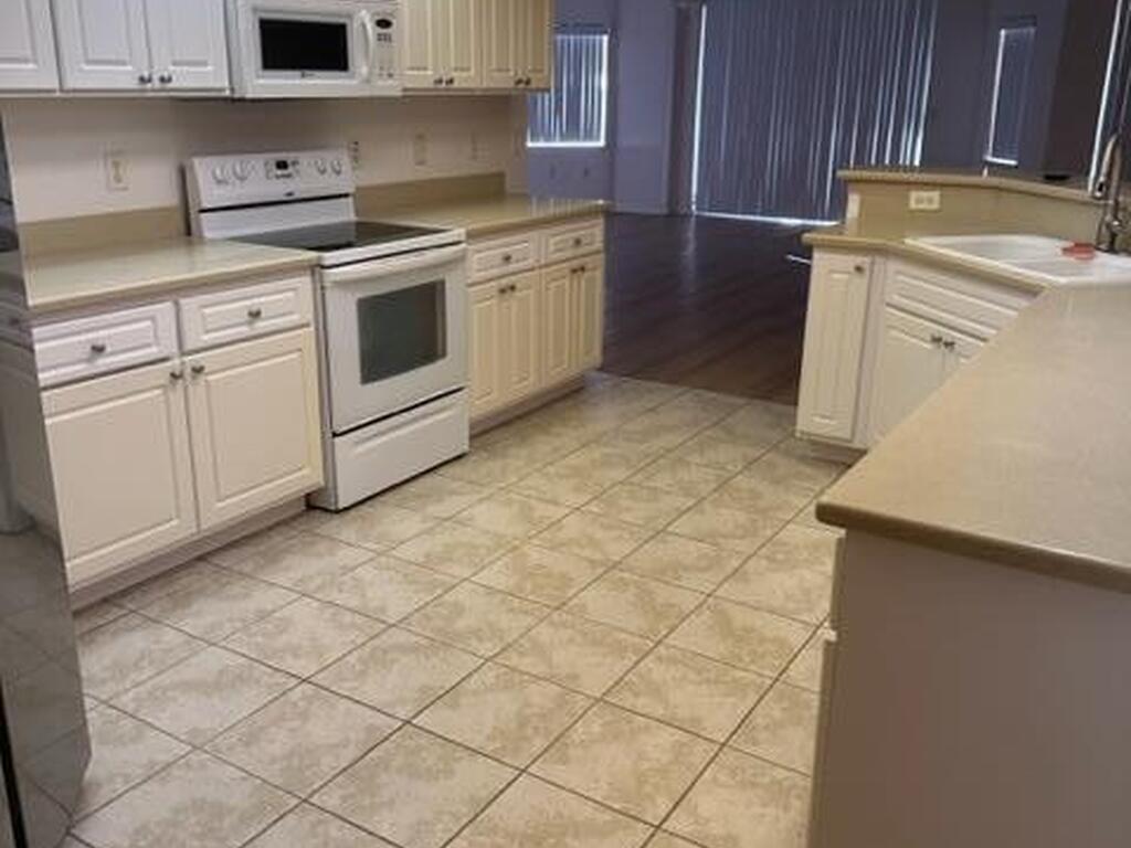 8914 Puerto Del Rio Drive, Cape Canaveral, FL 32920