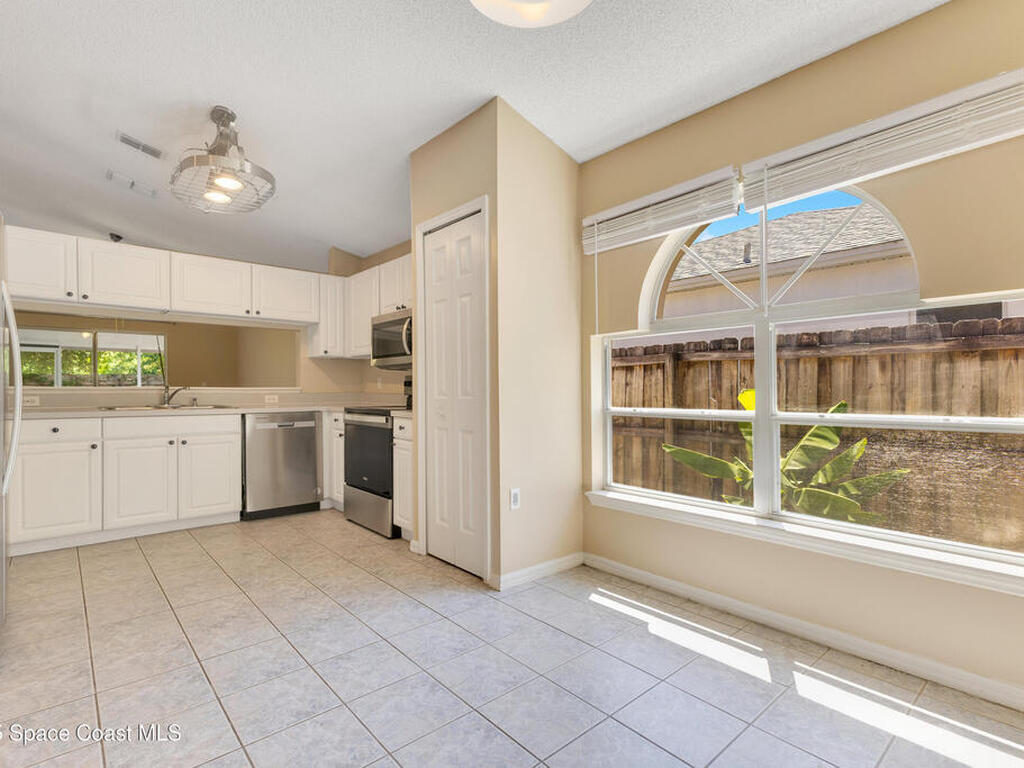 2911 Saint James Lane, Melbourne, FL 32935