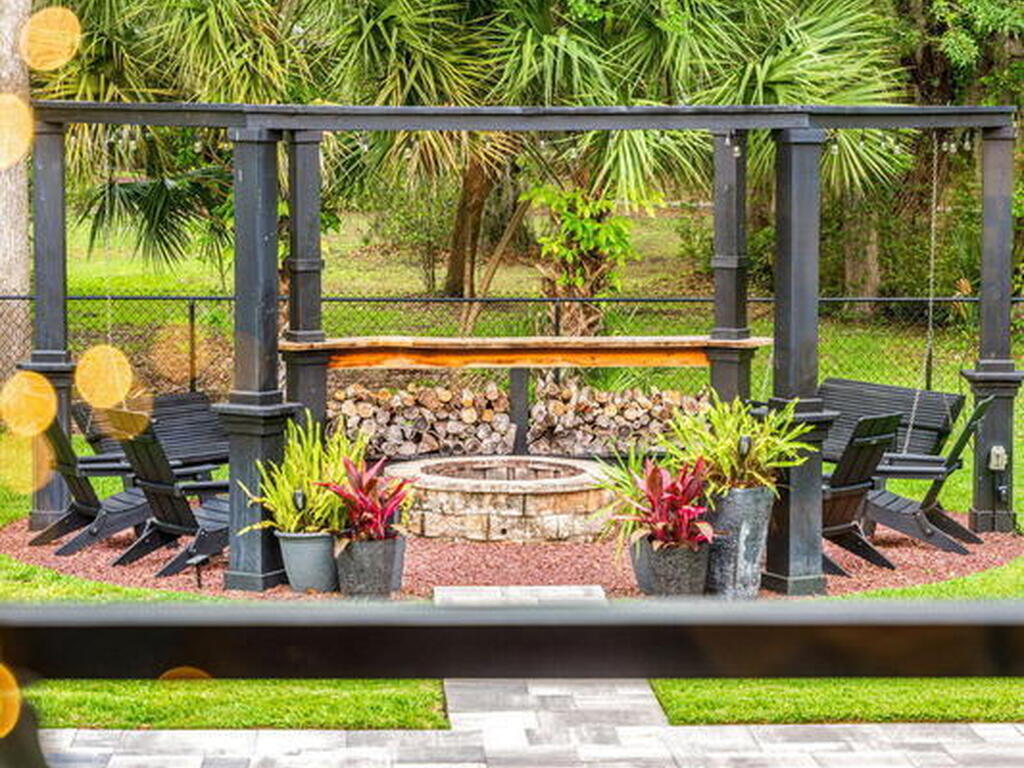 3592 S Park Avenue, Titusville, FL 32780