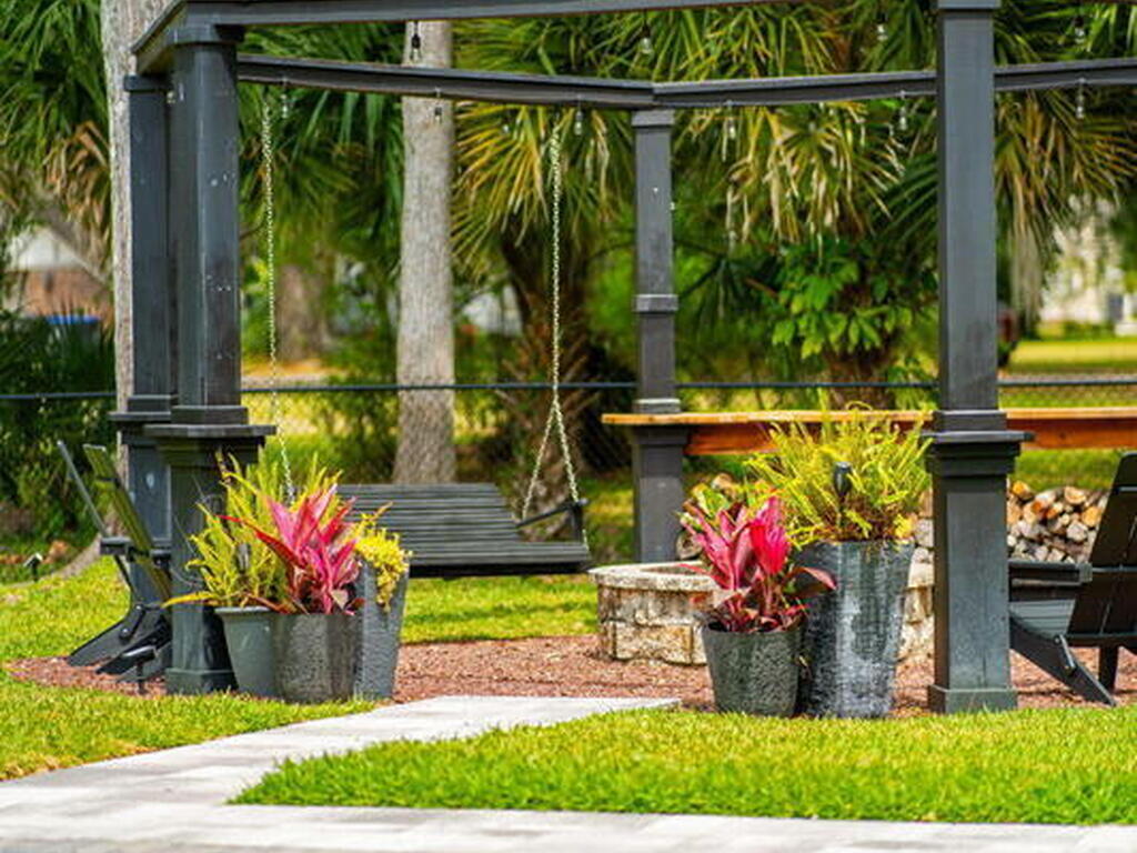 3592 S Park Avenue, Titusville, FL 32780