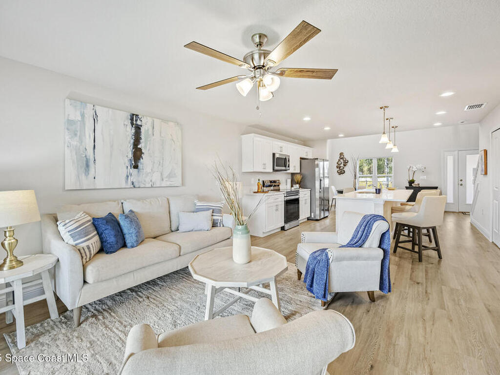 238 Hidden Woods Place, Melbourne, FL 32901