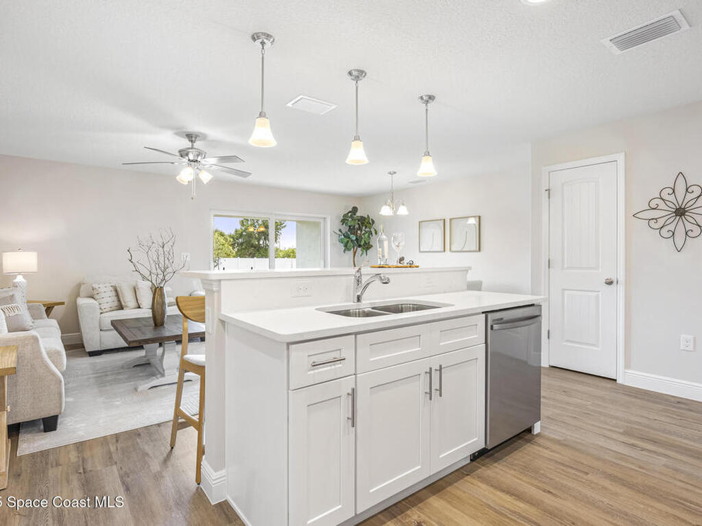 238 Hidden Woods Place, Melbourne, FL 32901