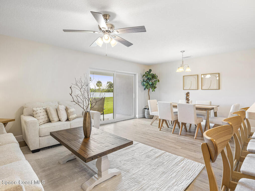 238 Hidden Woods Place, Melbourne, FL 32901